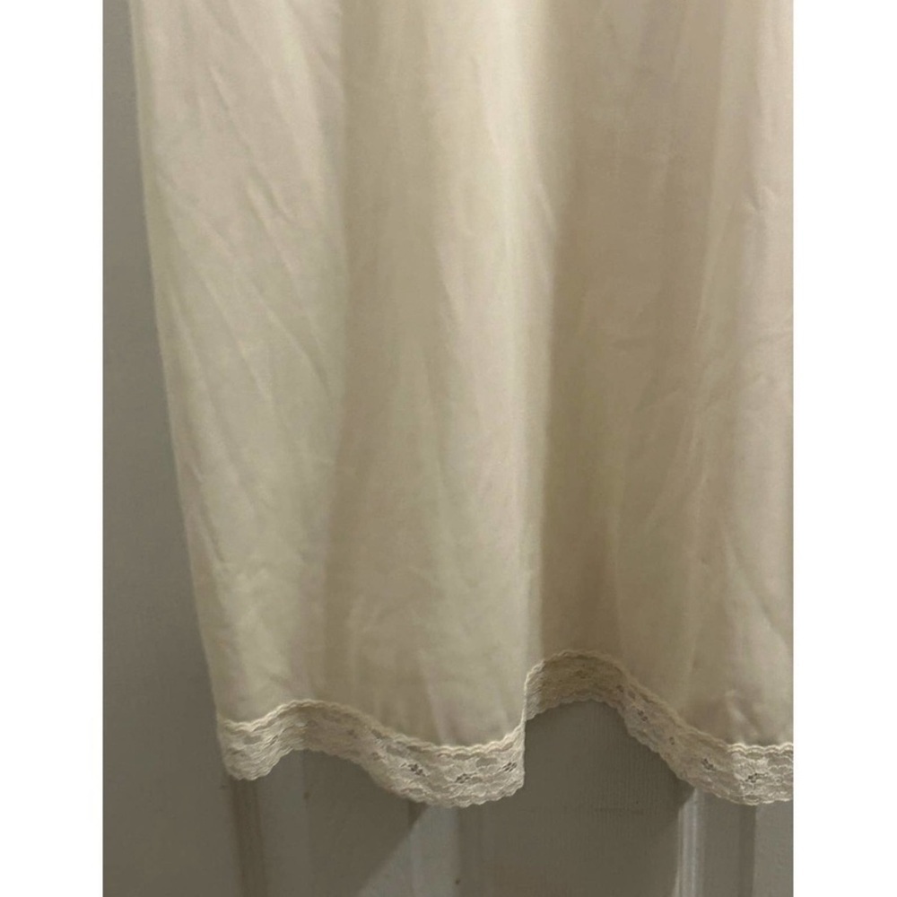 Vintage Vanity Fair Lace Trim Silky Full Slip
Gown Lingerie 34 Small Nightgown - Picture 3 of 8